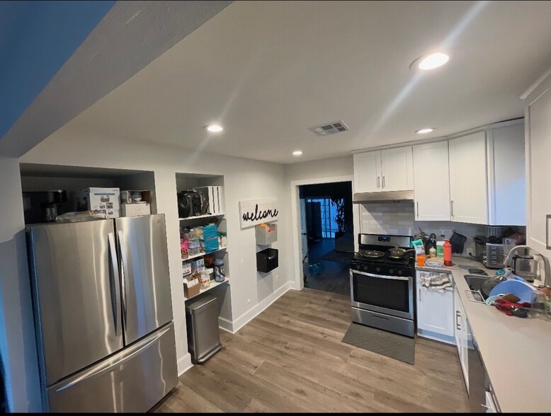 Building Photo - 4400 Boyar Ave