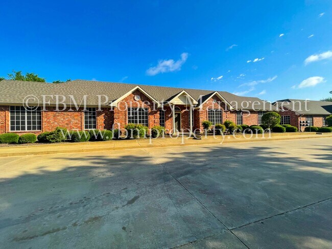 Primary Photo - 1203 N Clay St
