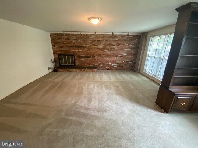 Building Photo - 6411 E Halbert Rd