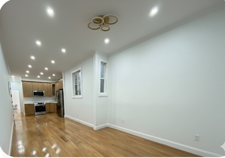 Building Photo - 172 Union St