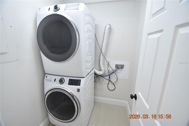 Building Photo - 571 Luzon Ave