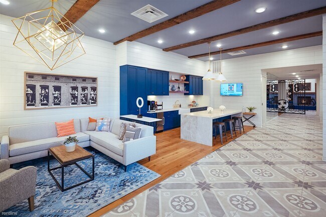 Building Photo - 812 Inverness Ave