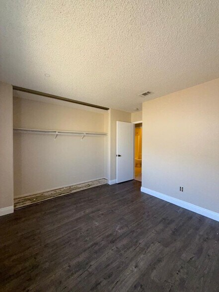 Building Photo - 14884 Rockridge Ln