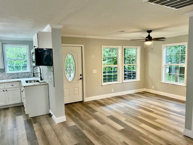 Building Photo - Ocean Springs 3 Bedroom