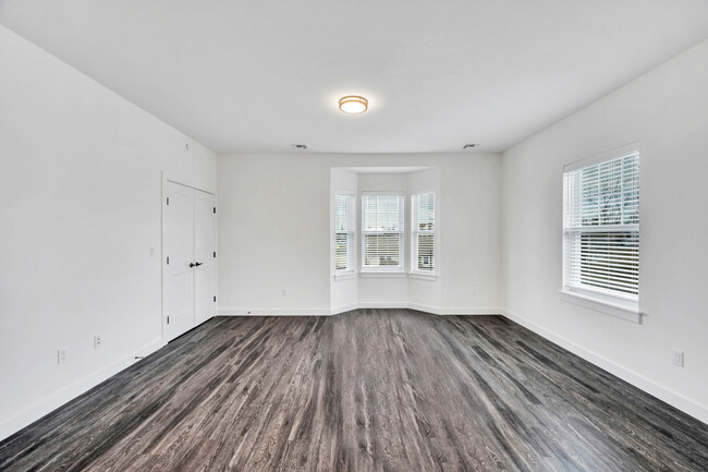 Building Photo - 140 S Clinton Ave