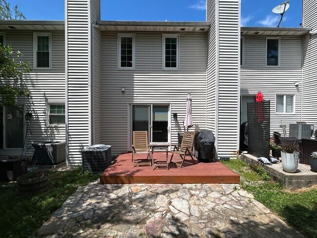 Building Photo - 4876 Weatherhill Dr