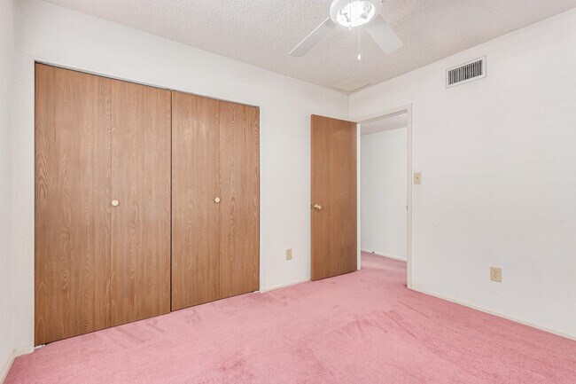 Building Photo - 1432 S Oracle