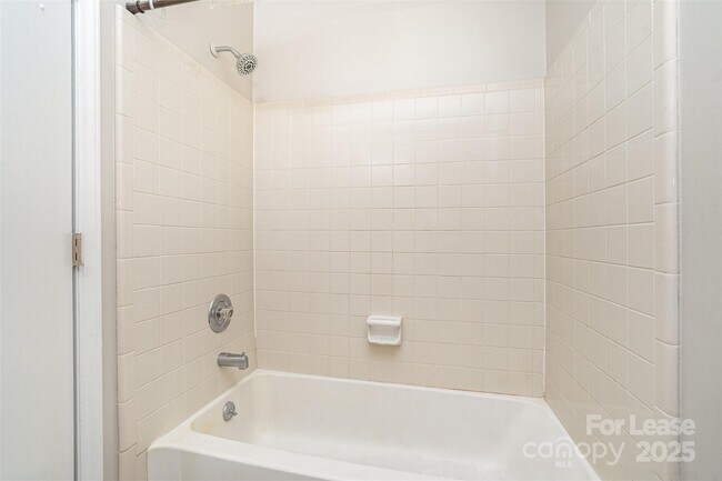 Building Photo - 6165 Meadow Rose Ln