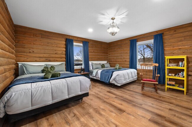 Building Photo - 19412 Pinecrest Ln