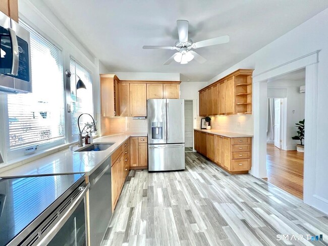 Building Photo - 28 Wessels Pl