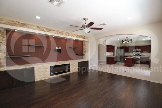 Building Photo - 4313 E Folgers Rd