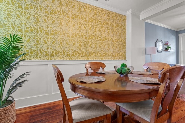 Building Photo - 537 N Mary St