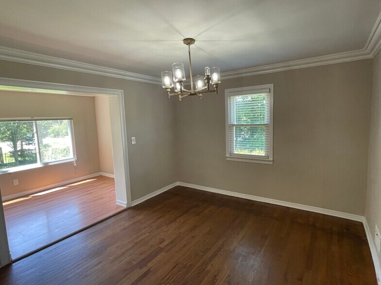 Building Photo - 544 Oritani Pl