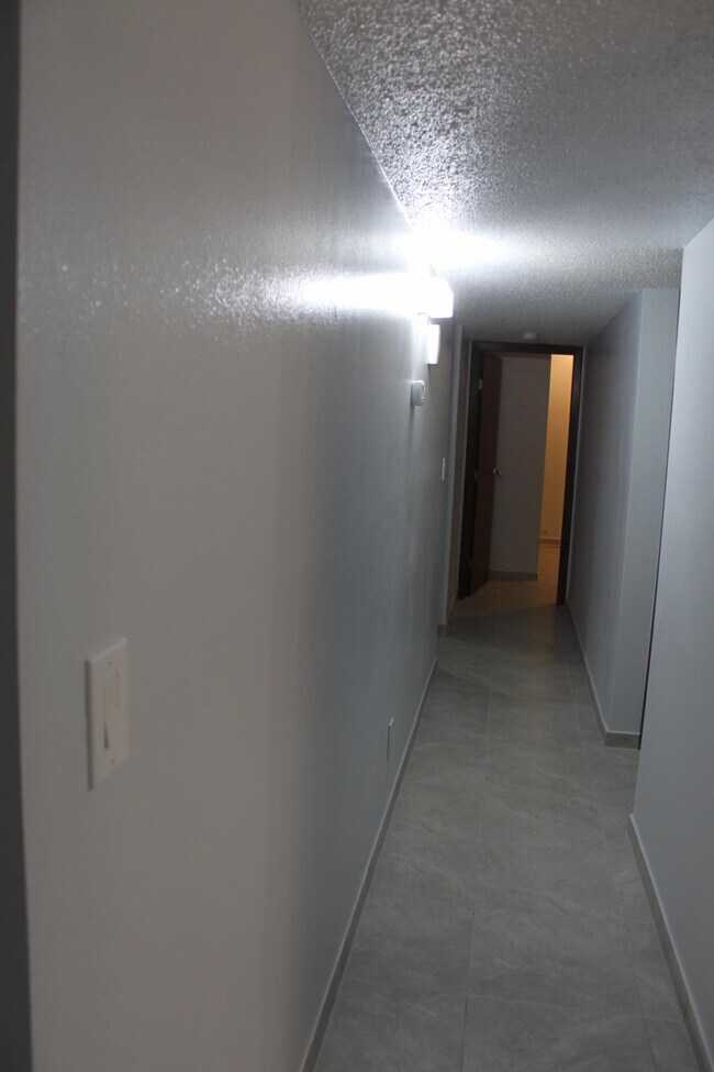 Building Photo - 288 Maricopa Dr