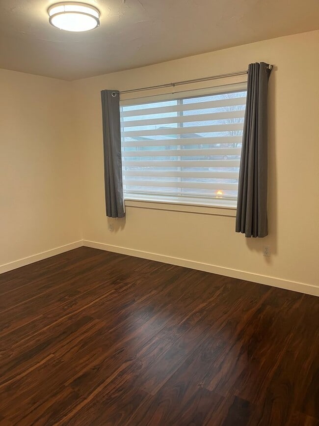 Building Photo - Cute newly renovated 2 bed 1 bath home for rent in Quincy