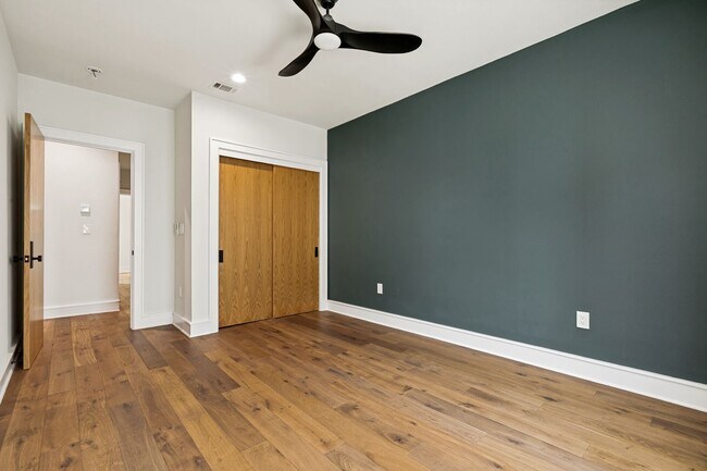 Building Photo - LUXURY TOWNHOME IN LONE STAR DISTRICT