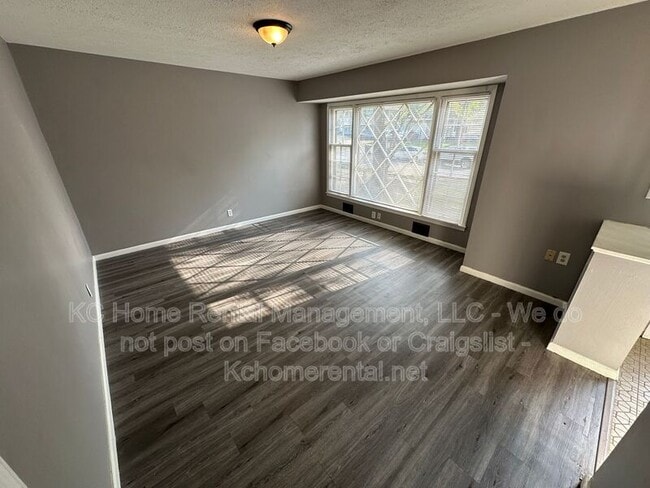 Building Photo - 10210 Fremont Ave