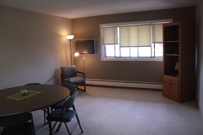 Building Photo - Cokato Apartments