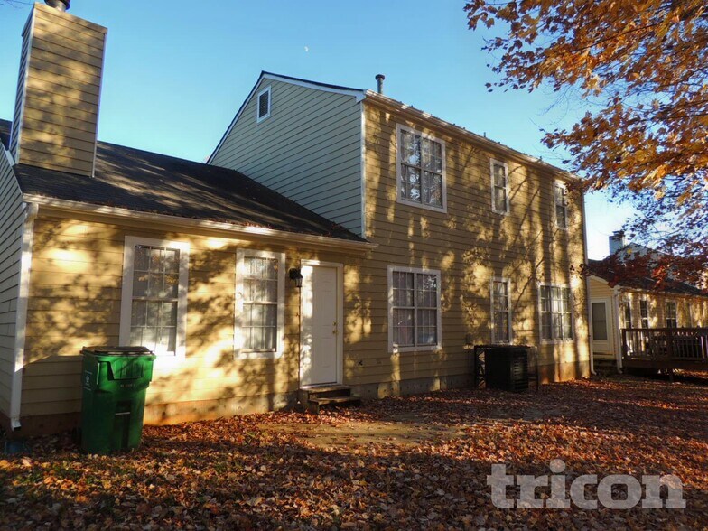 Building Photo - 6017 Black Bear Ct