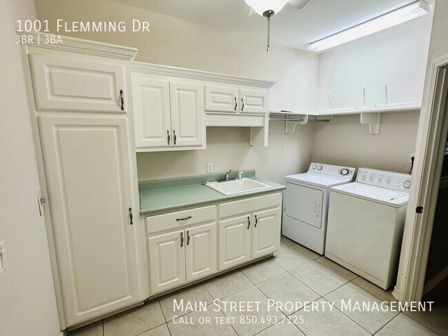 Building Photo - 1001 Fleming Dr