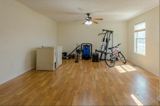 Building Photo - 112 Bellvue Dr