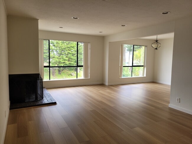 Building Photo - 54 Edgemont Dr