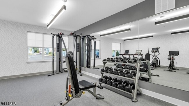 Building Photo - 47 Kossuth St