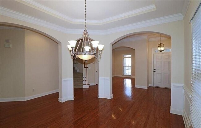 Building Photo - 1183 Dunwoody Village Dr