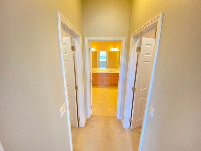 Building Photo - 9435 Myrtle Creek Ln