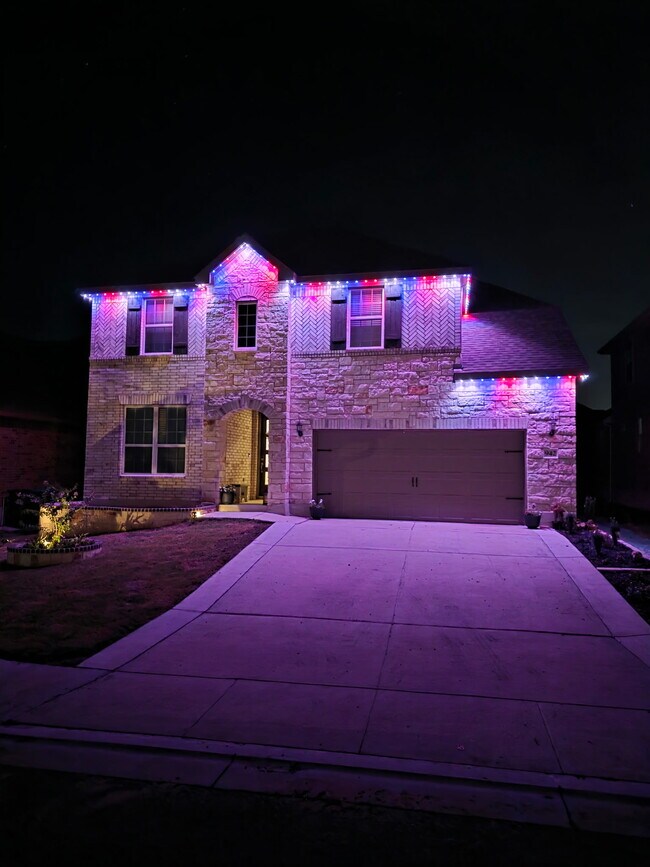 Building Photo - 942 Blue Violet