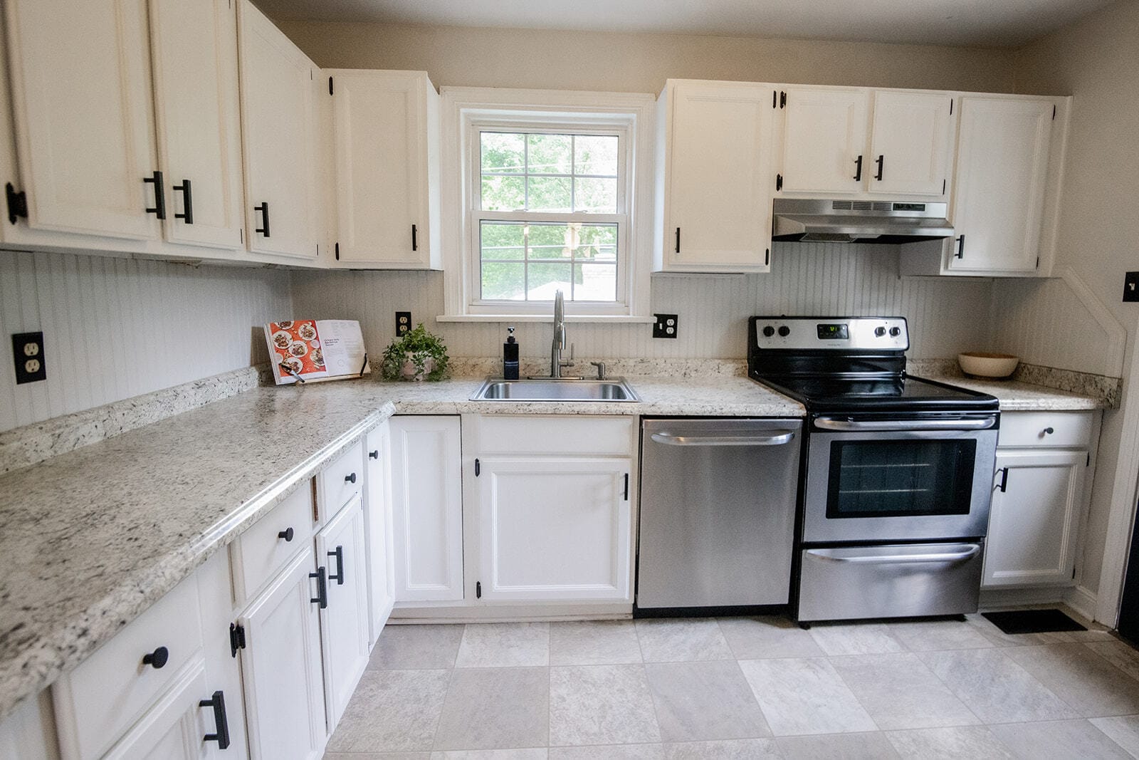 Building Photo - 8307 Rolando Dr