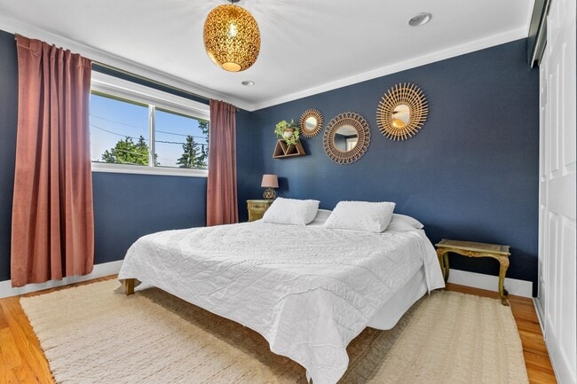 Building Photo - 3Bd/2.25Ba Seattle House