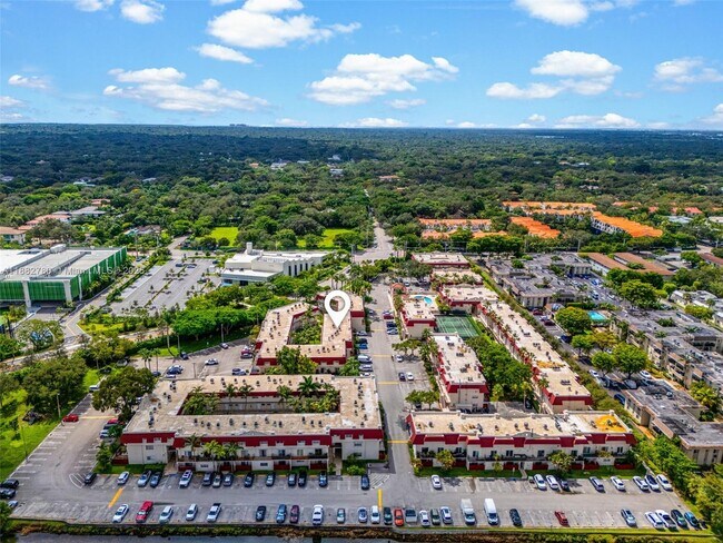 Building Photo - 8650 SW 67th Ave