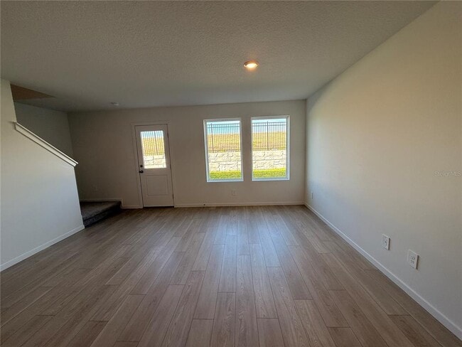 Building Photo - 868 Lynx St