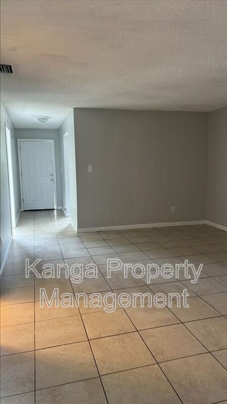 Building Photo - 3206 Louisiana Ave