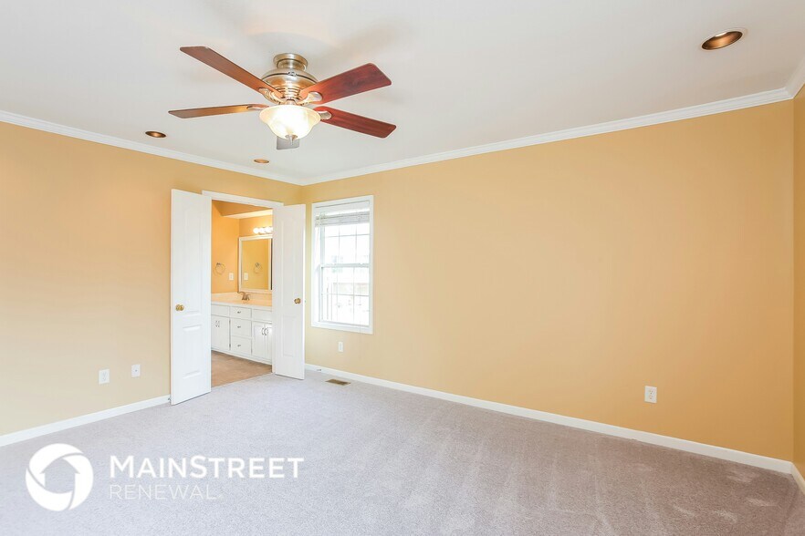 Building Photo - 1304 White Oak Pl