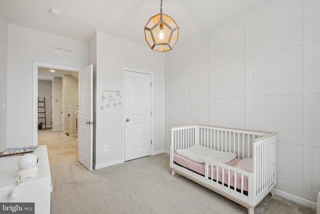 Building Photo - 805 Basswood Dr