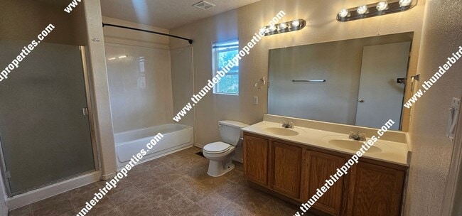 Building Photo - Spacious 4 bedroom, 3 bathroom in Ventana ...