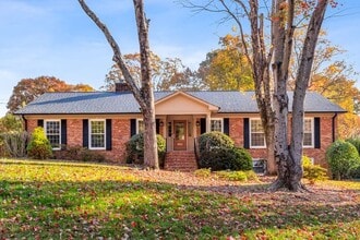 Building Photo - NW, Updated, Wood Floors, SS Appl., Den, D...