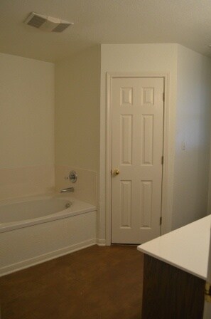 Building Photo - 4 BR 2 BATH NEXT TO HARKER HEIGHTS COMMUNI...