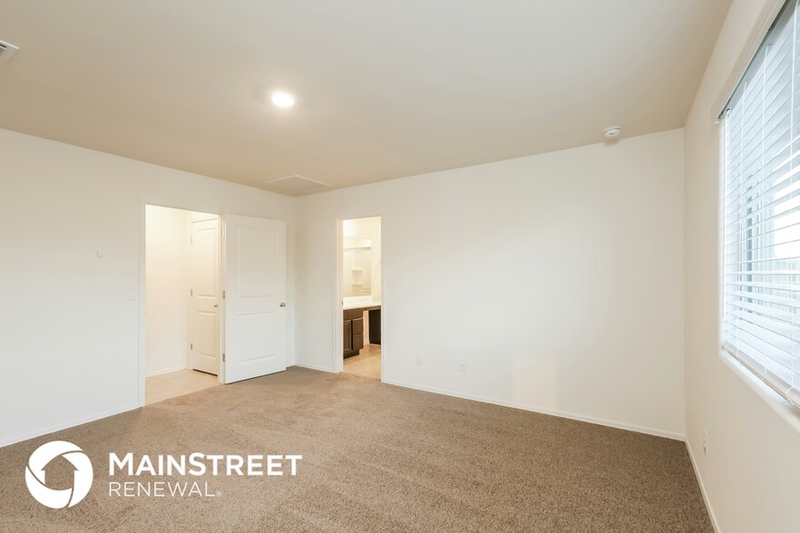 Building Photo - 9068 S 254th Dr