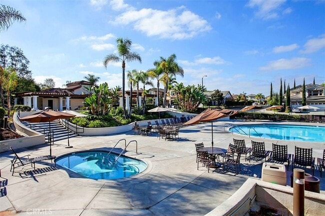 Building Photo - 27901 Glenfield Cir