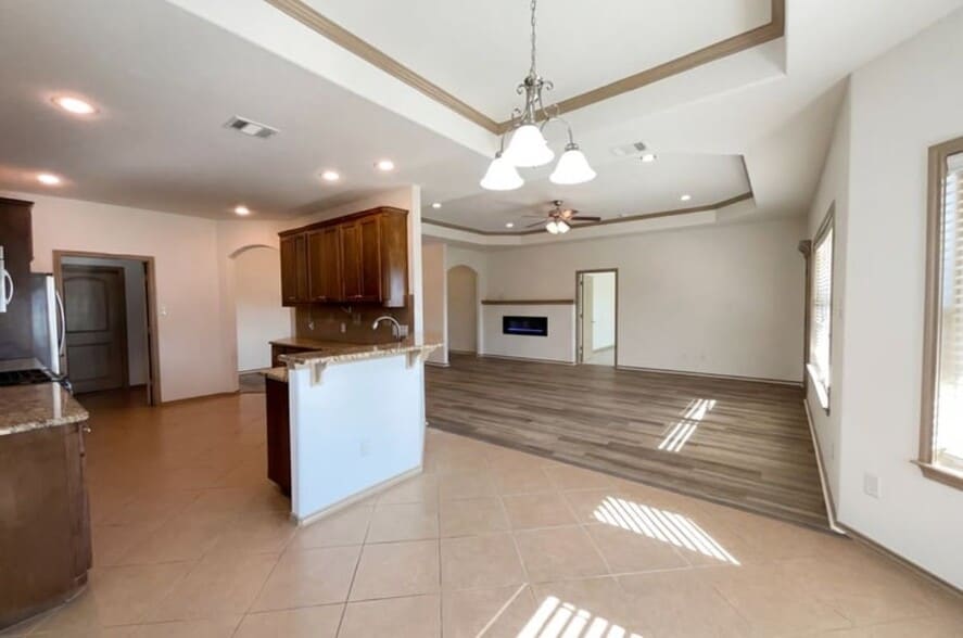 Building Photo - 1000 Estival Dr