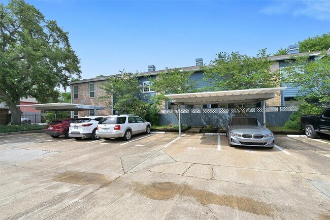 Building Photo - 2323 Fairwind Rd