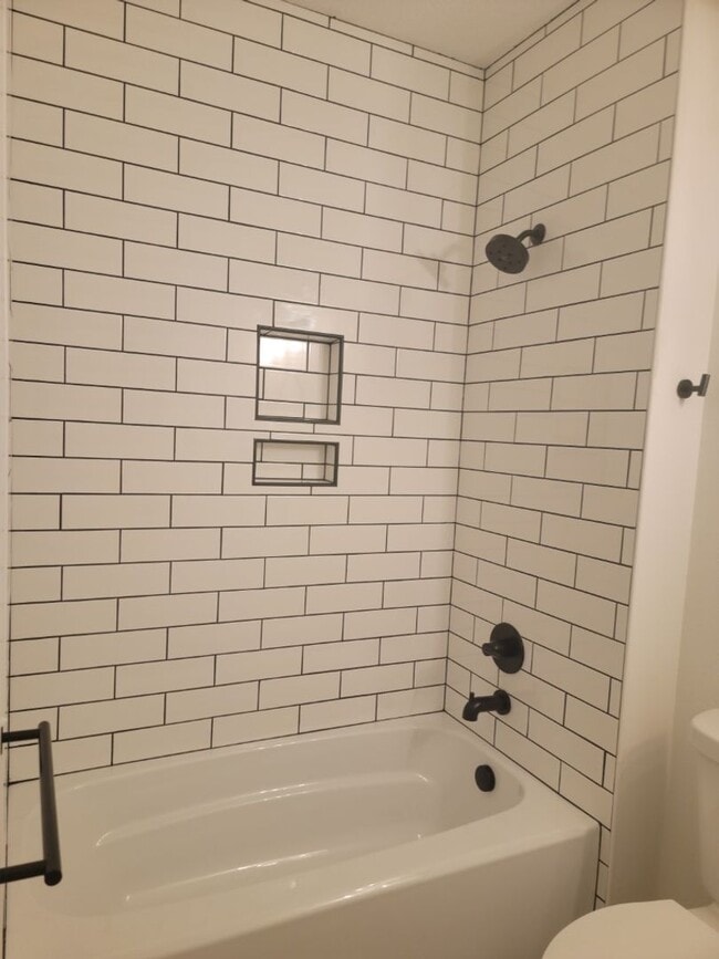 Building Photo - Brand New 4 Bed 3 Bath Modern Farmhouse St...