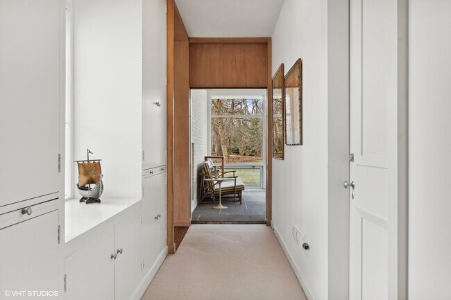 Building Photo - 155 S Deere Park Dr