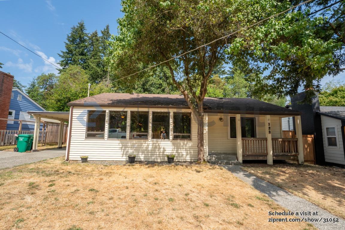 Building Photo - 122 NE 130th St