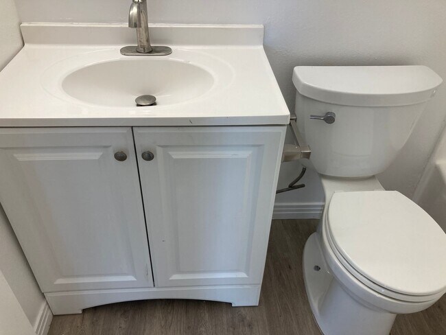 Building Photo - $3,295! Charming 2-Bed, 2-Bath Corner Unit in Gated Culver City Community!