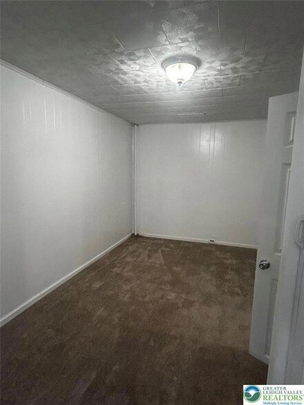 Building Photo - 431 4th Ave