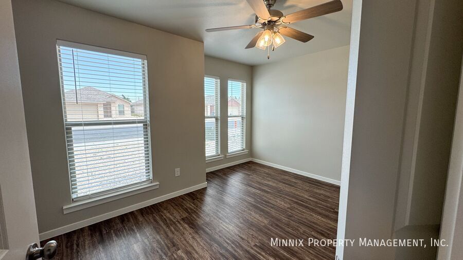 Building Photo - 2006 Kenwood Ave